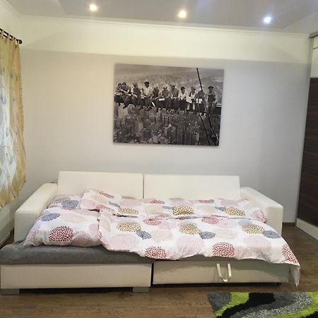 Rabbit Apartman Mosonmagyaróvár Buitenkant foto