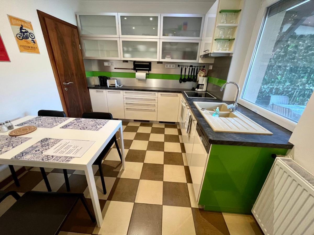 Rabbit Apartman Mosonmagyaróvár Buitenkant foto