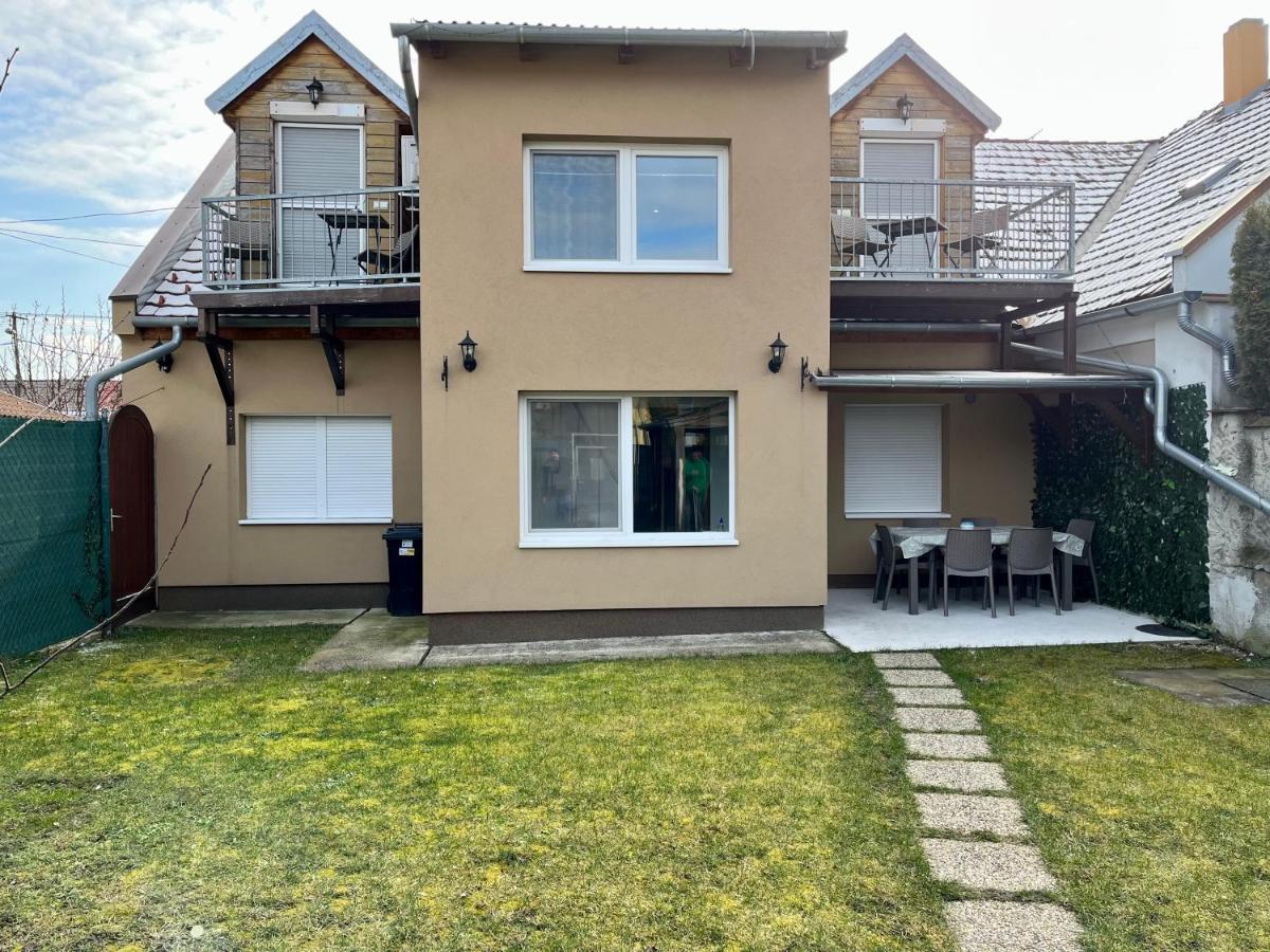 Rabbit Apartman Mosonmagyaróvár Buitenkant foto