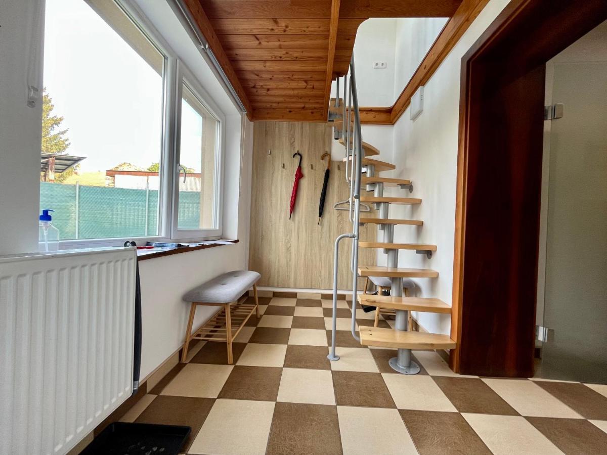 Rabbit Apartman Mosonmagyaróvár Buitenkant foto