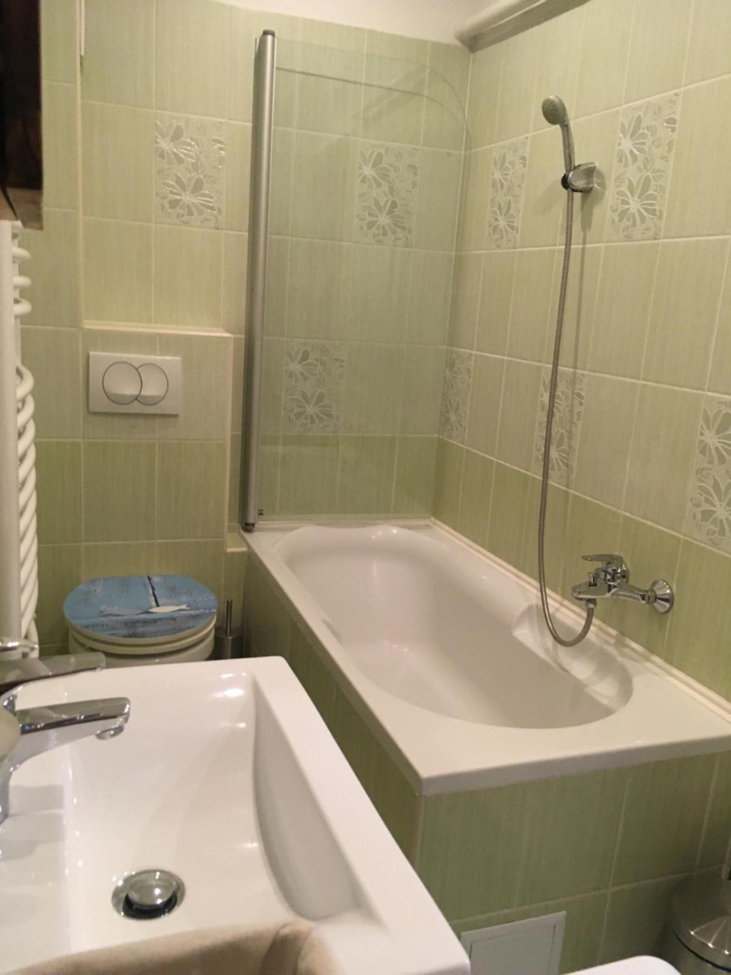 Rabbit Apartman Mosonmagyaróvár Buitenkant foto